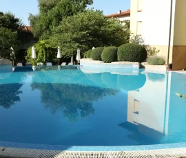 Pool Building (2)